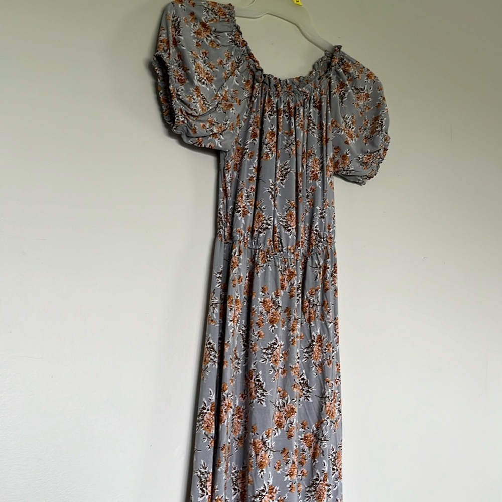 NWOT Off shoulder dress